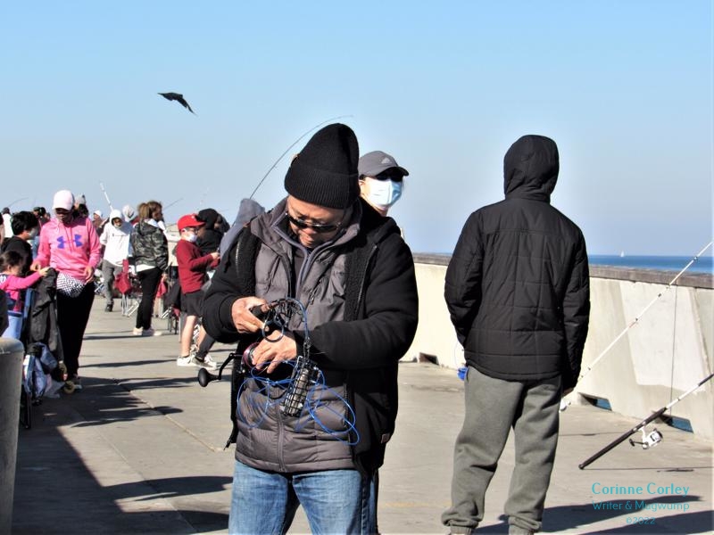 People-of-the-pier-90-800x600